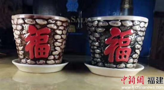 参展作品以瓷器为主，展品形态多样，紧紧围绕“福”的主题。