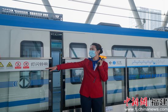  3月15日，福州地铁6号线全线开始空载试运行。图为列车停靠营前站。谢丹婷摄