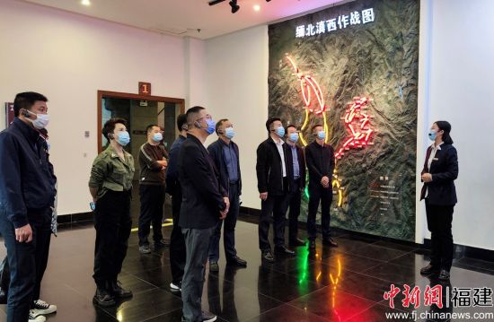 宁德市政协课题调研组参观考察“海峡两岸交流基地”滇西抗战纪念馆。 刘晗 摄