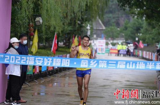 比赛选手参赛现场。